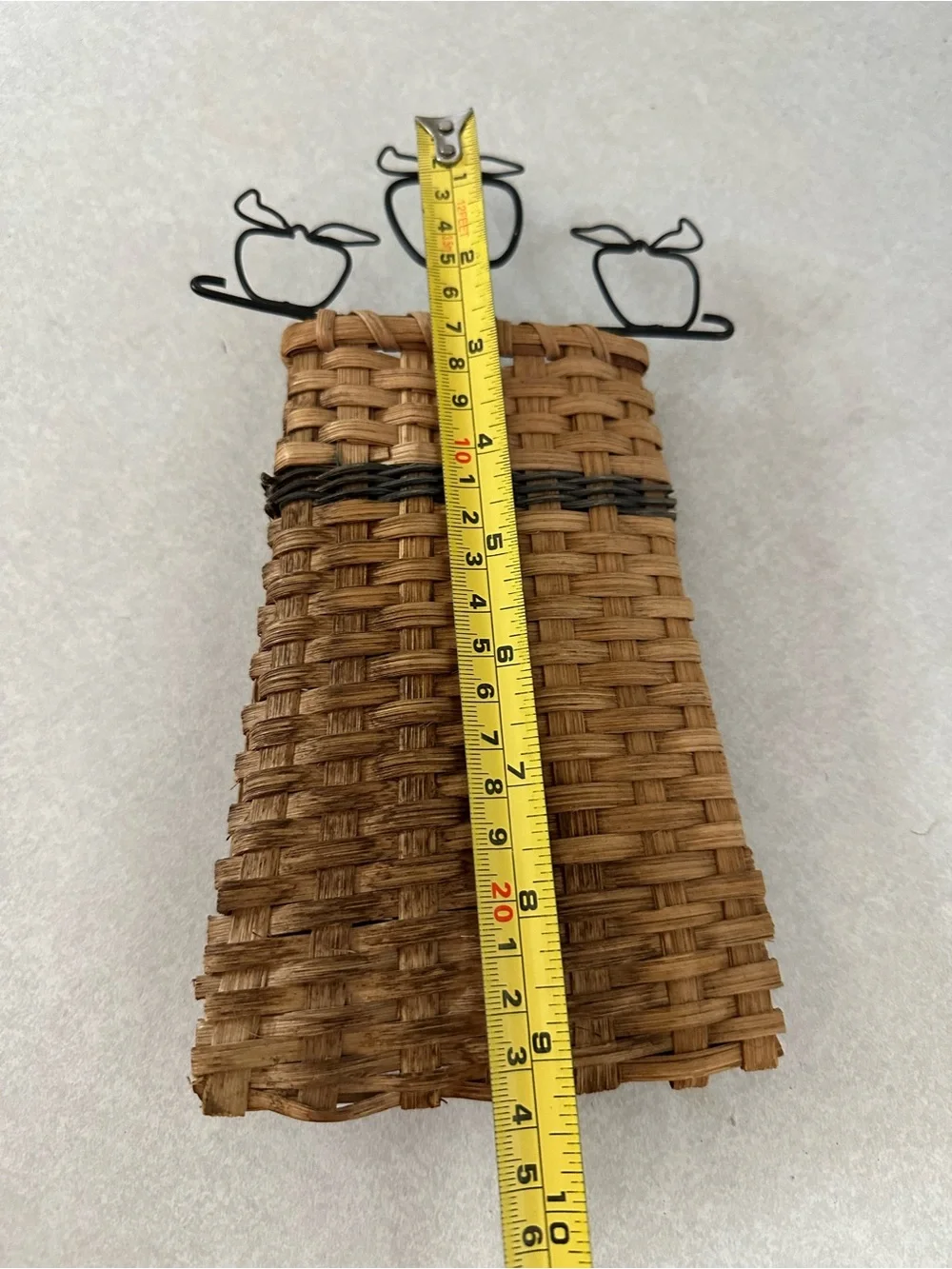 Vintage Woven Basket Wall Pocket Hanging Metal Wire Apple Decor